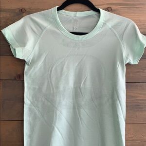 Like new mint green lululemon top